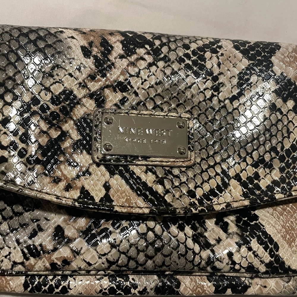 Nine West Clutch Wristlet Faux Snakeskin Excellent Condition - Picture 7 of 11